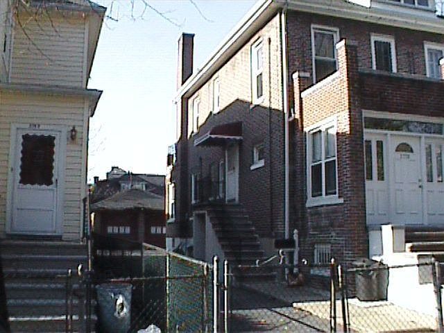 Side 2 Car Detached Garage