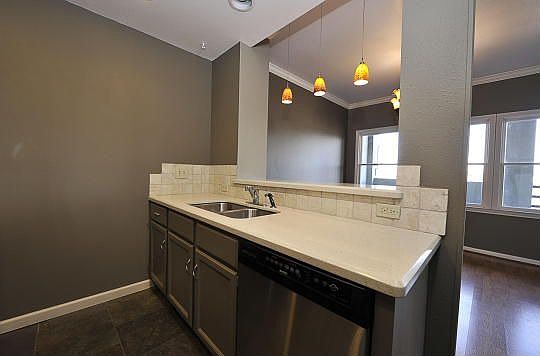 5th image of 1200 Baylor St APT 302