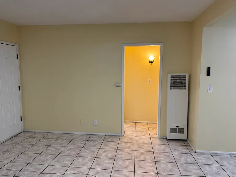 5347 N Olive Ave — Photo 3