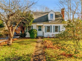 17 Orchard Ave, South Kingstown, RI 02879