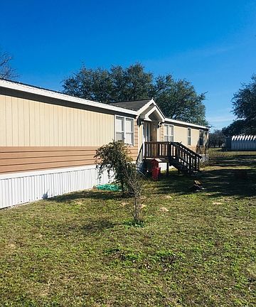 2nd image of 450 Avery Cir