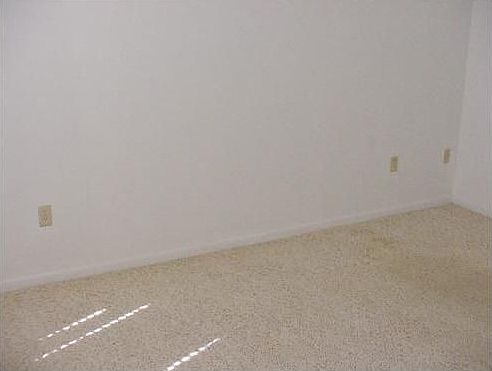 3rd image of 1600 NE Dixie Hwy APT 12-103