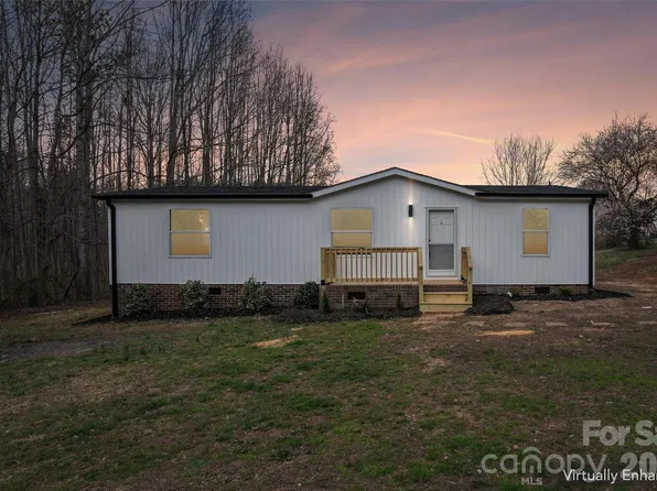 1012 Cherry Tree Ct, Bessemer City, NC 28016