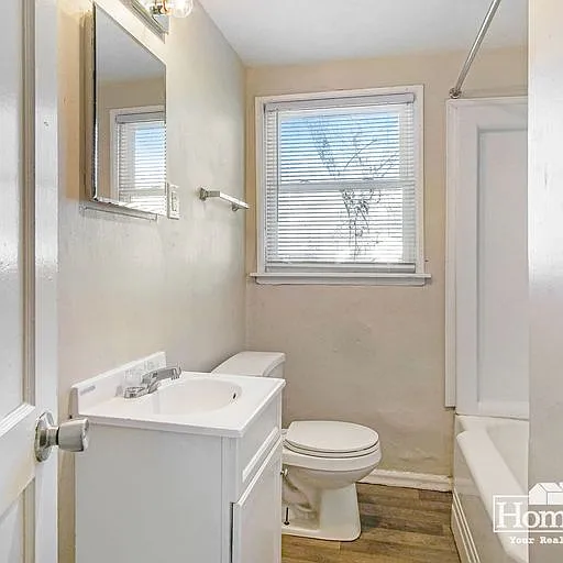 937 Roosevelt St — Photo 12