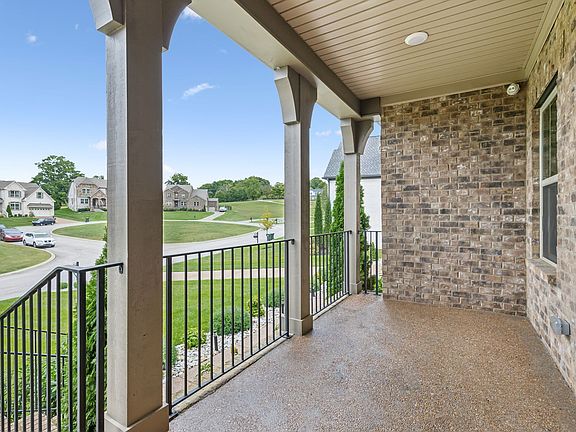 4th image of 309 Bayberry Ct