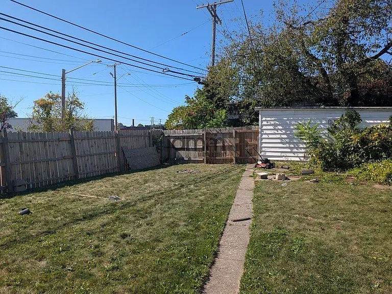 1476 W 107th St #1476 W 107TH UPPER — Photo 20