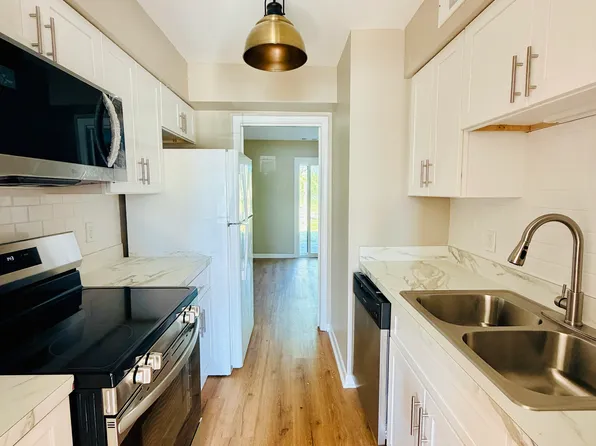 6 Almond Ct, Savannah, GA