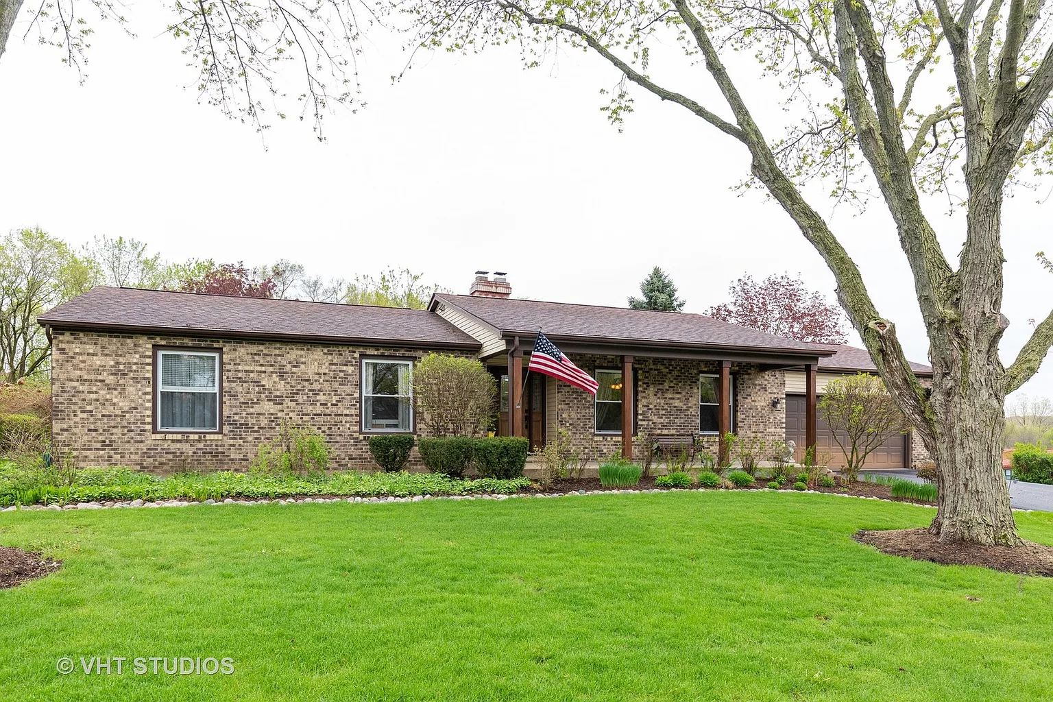 873 Walnut Dr photo 1