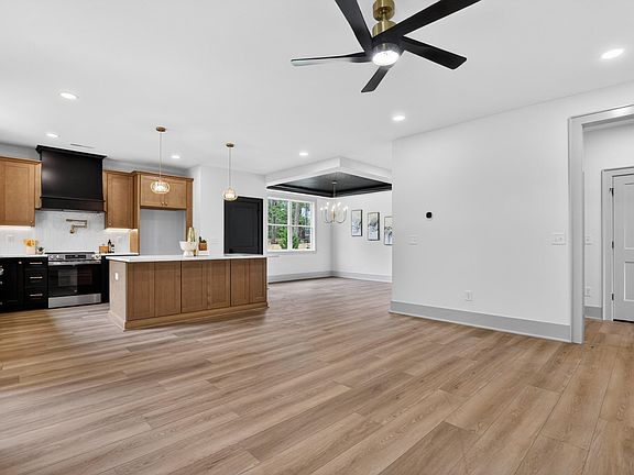 4th image of 603 Richardson Rd