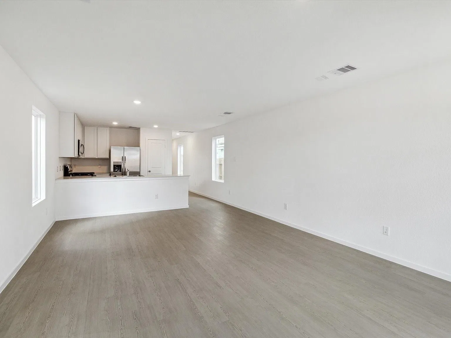 4 bed, 2.5 bath, 1535 sqft, $1,750 — Photo 4