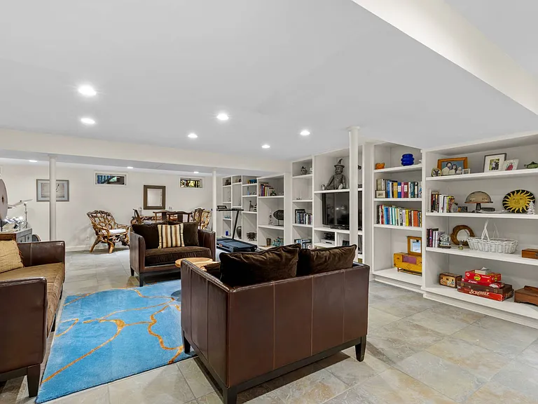 210 Treescape Dr — Photo 24