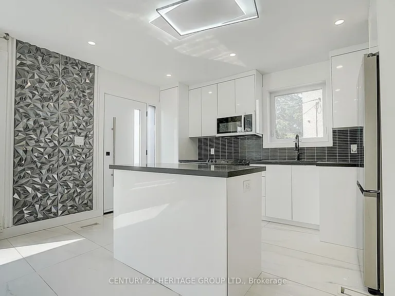 326 McConvey Dr — Photo 9