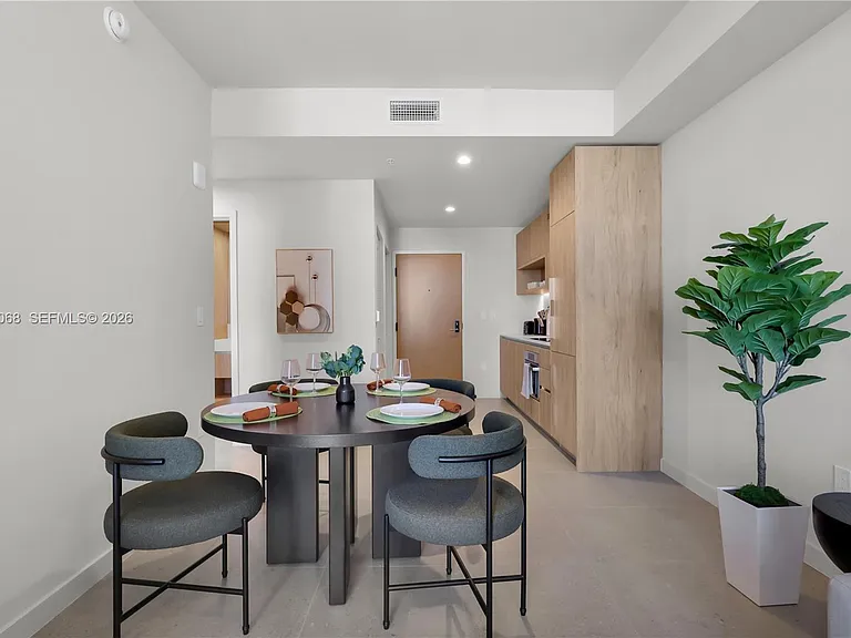 11 NE 6th St #1710 — Photo 1