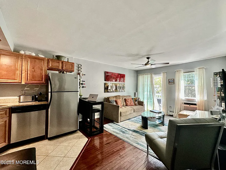 307 4th Ave #202 — Photo 3