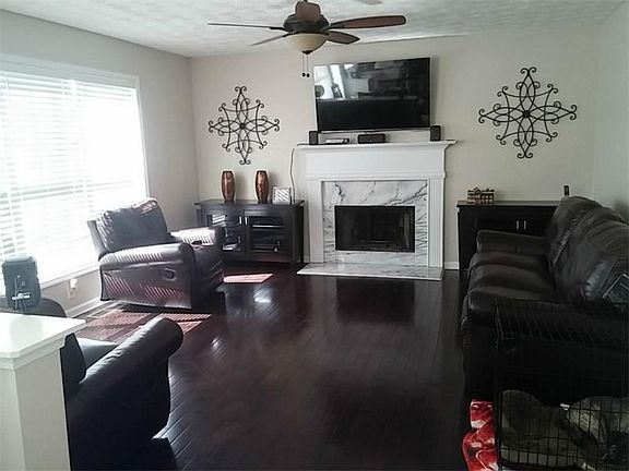 3rd image of 1210 Lendl Ln