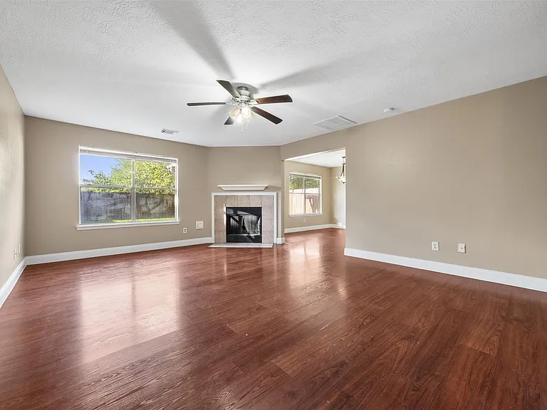 443 Willow West Dr — Photo 3