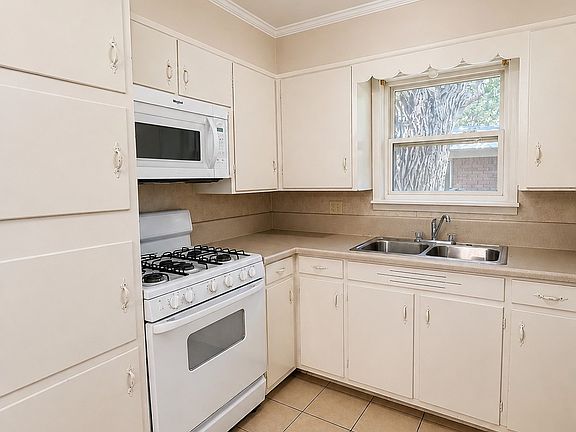 3rd image of 517 N Lydia St