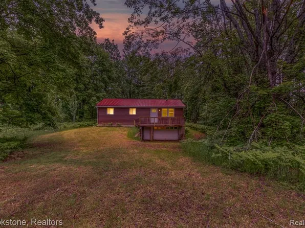 5776 Northover Cir, Elmira, MI 49730