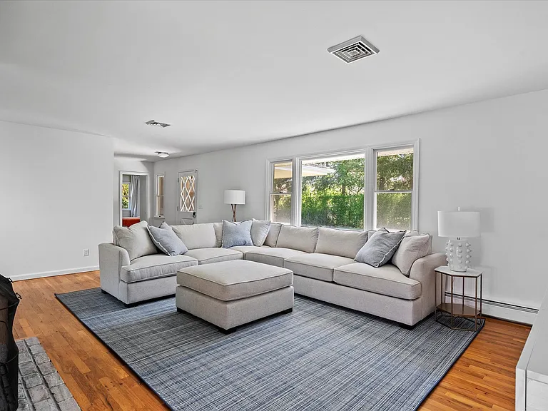 37 Johnny Ln — Photo 17
