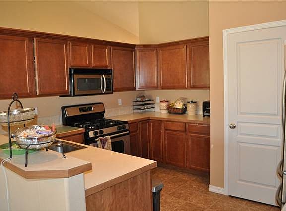 2nd image of 5670 Leilani St