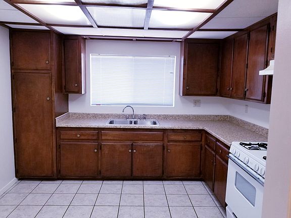 3rd image of 7016 Eton Ave