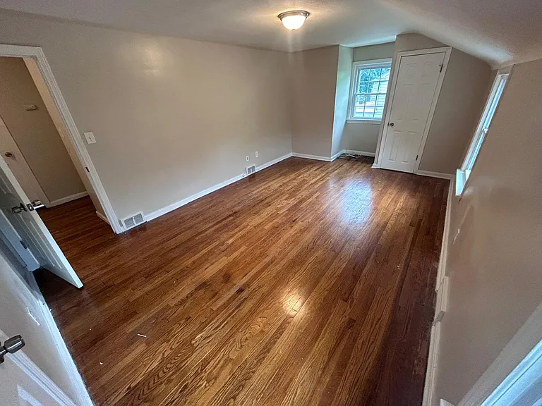 20825 Farnsleigh Rd — Photo 11