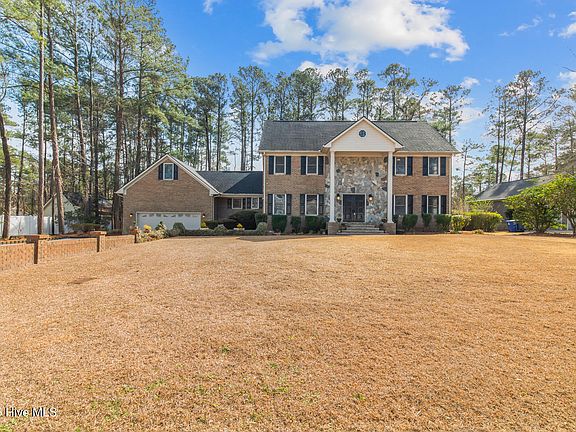 4th image of 1105 Greenway Drive