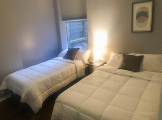 3710 S King Dr APT 1, Chicago, IL 60653