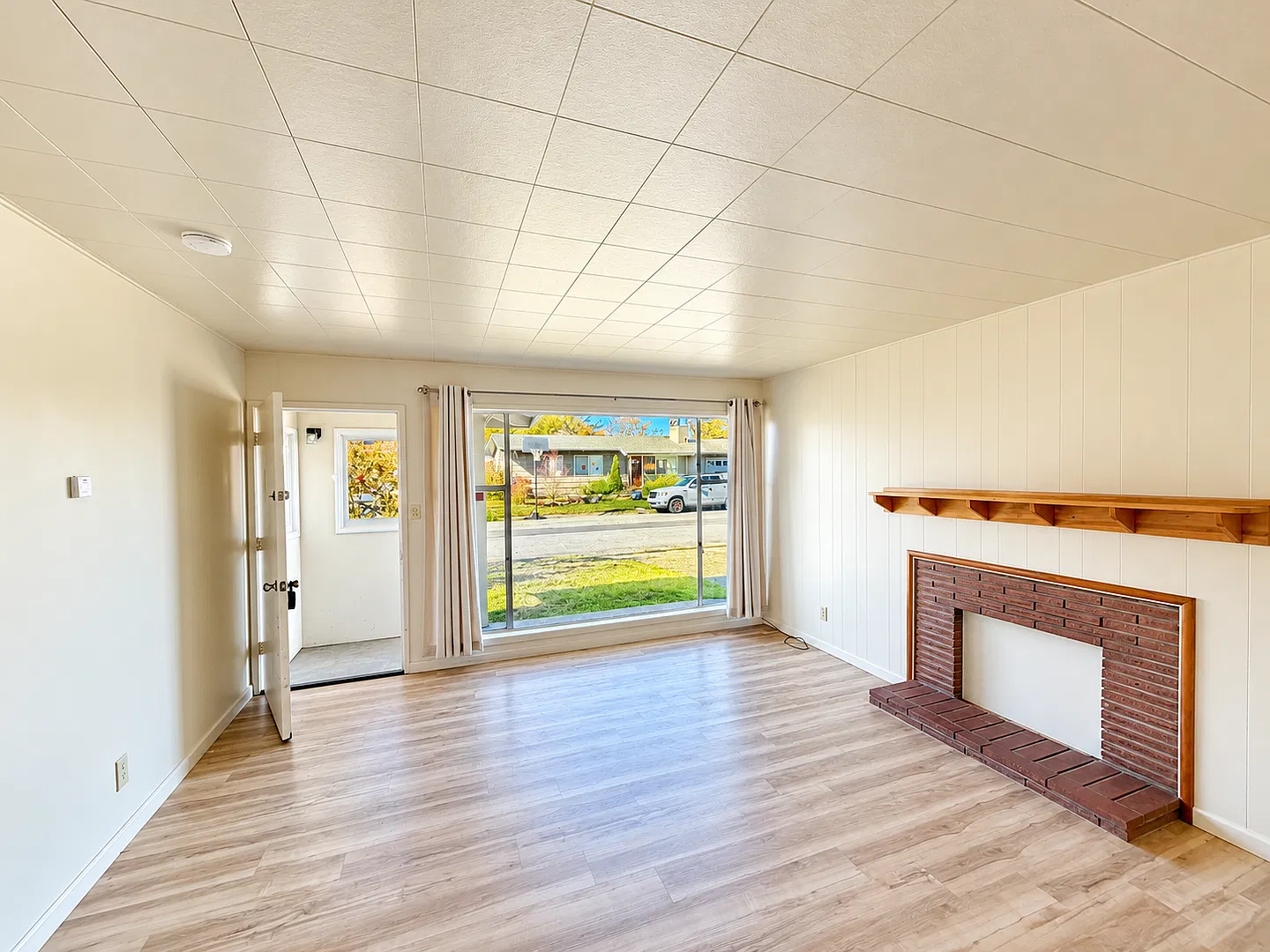 Spacious 4-Bedroom Home with Large Backyard in Arcata, CA! — Photo 3