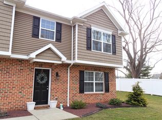 119 Redstone Dr APT 12, Denver, PA 17517