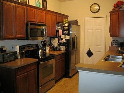 4th image of 908 Plum Park Dr
