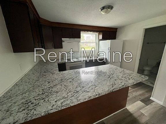 4th image of 312 Main Rd N #A
