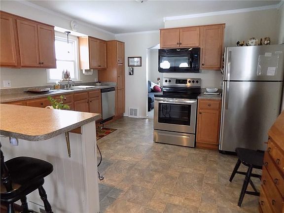 4th image of 3637 Gerry Ave