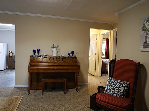 4th image of 200 Eunice Ave