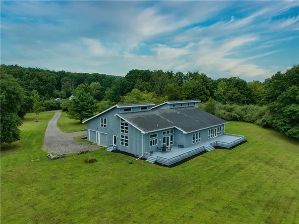 5 Dannfield Dr, Painted Post, NY 14870
