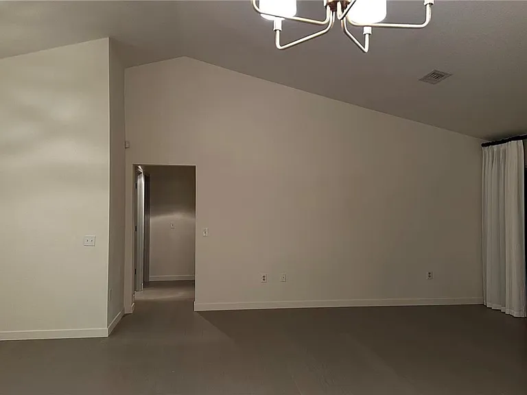 2716 Legend Dr — Photo 3