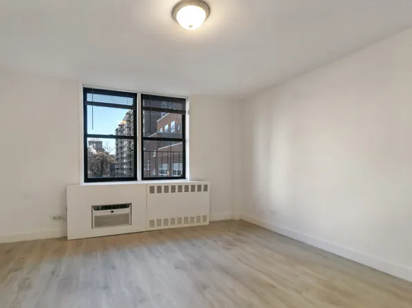 530 2nd Avenue image 1 of 6