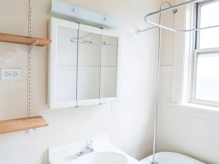 1201 W Waveland Ave #3 — Photo 8