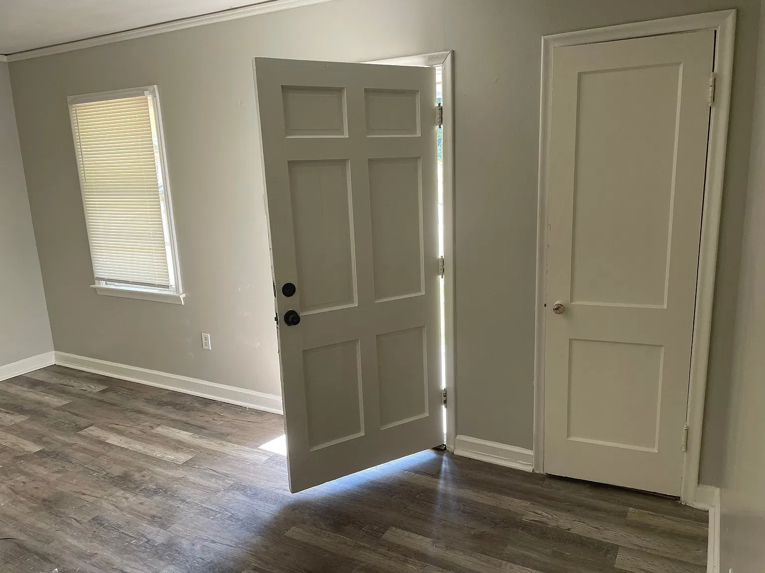 3-bedroom, 1-bathroom Single Family with 1,301 sq ft of living space, Conveniently located in Mem... — Photo 4