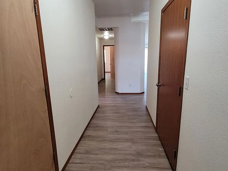 1216 W Franklin St — Photo 4
