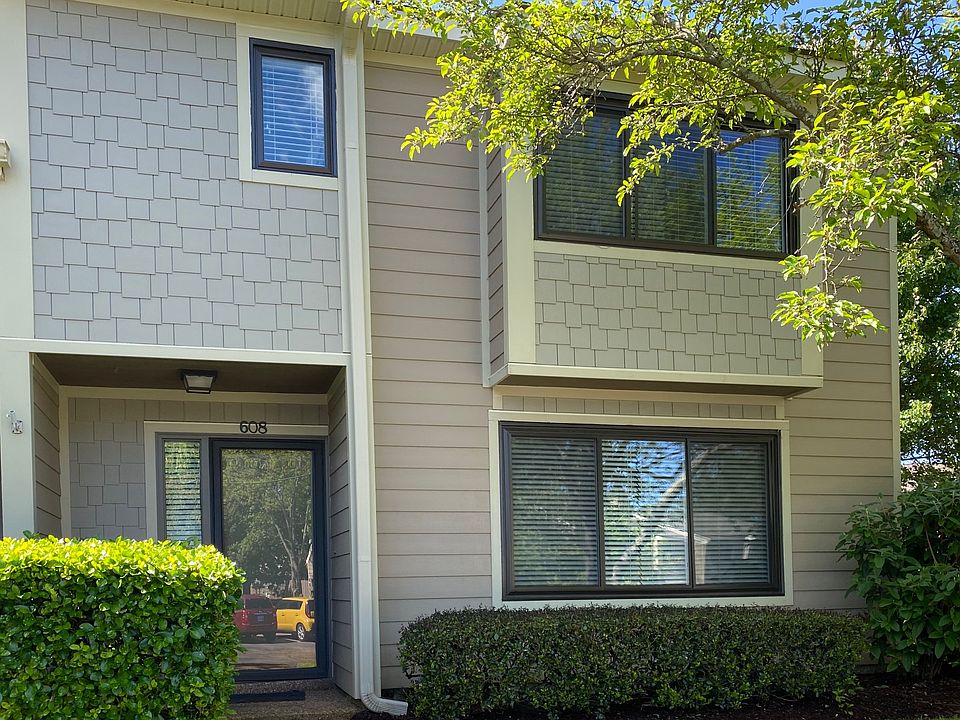 1st image of 608 Barlin Dr