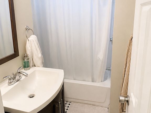 5th image of 16 Leeds St #3