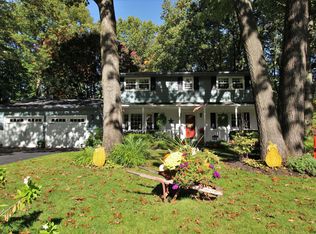 12 Sturbridge Ct, Clifton Park, NY 12065