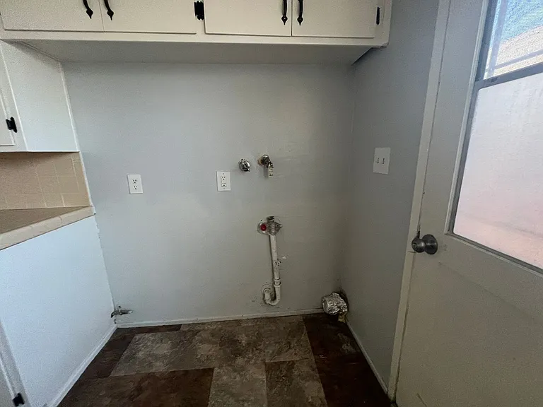 229 S Buena Vista St — Photo 29