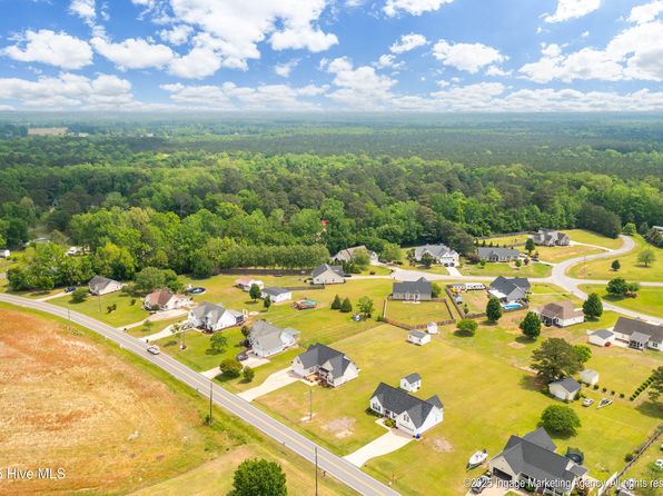 415 Tucker Road, Grimesland, NC 27837