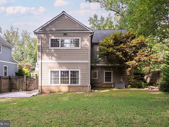 2nd image of 2123 Grayson Pl