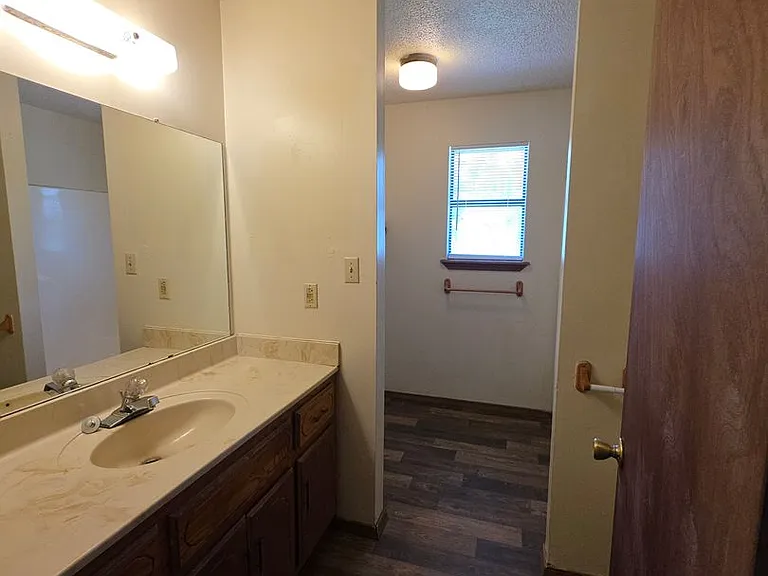 1208 S Frankfort Ave #A — Photo 9
