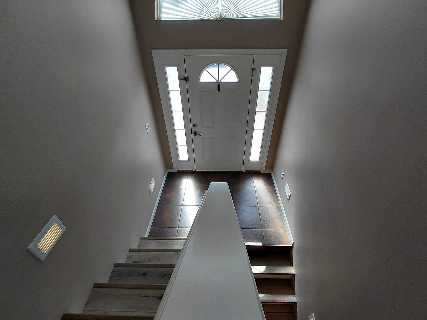 Single Family Home! — Photo 2