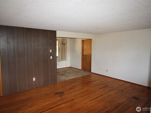 2nd image of 2612 NE 98th Avenue