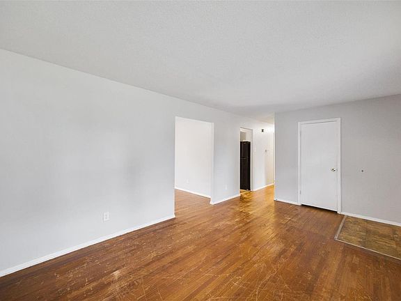 4th image of 2255 Spoonwood Dr
